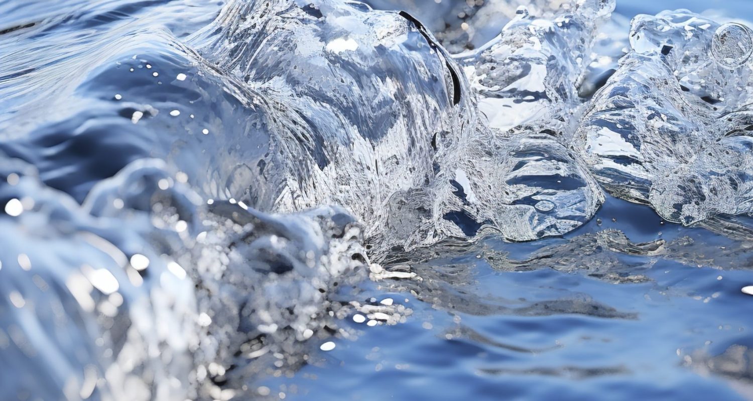 view-clear-water-with-splash-effect